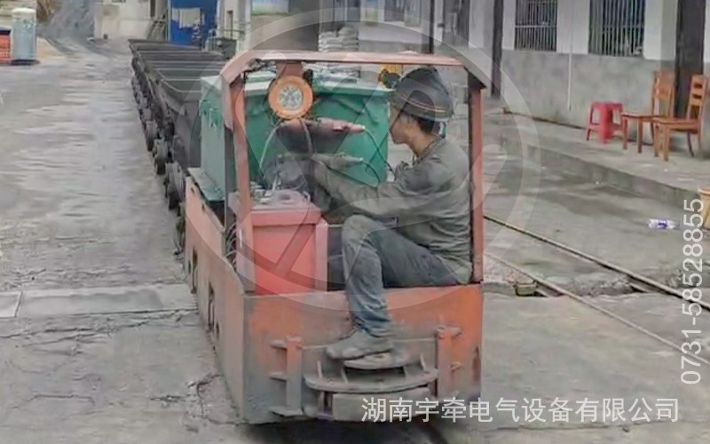 2.5噸防爆湘潭電機車煤礦反饋視頻